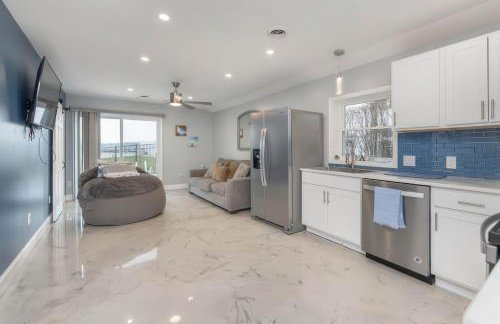 Lakefront Gem Cozy Stay w Dock Sunset Views - Foto 9