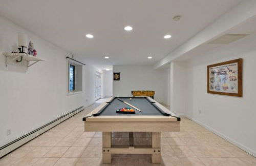 Secluded 9BR Getaway, Pool, Hot Tub & Huge Deck - Foto 18