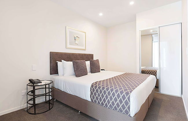 Ramada Suites By Wyndham Victoria Street West - Photo 25