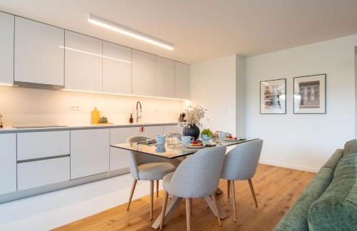 Gaia Elegant Apartment with Patio by LovelyStay - Foto 28