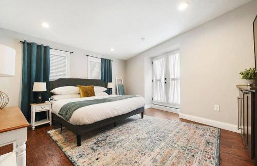 HostWise Stays - The Carnegie - Sauna, 1 Block from Butler St, Family Friendly - Foto 6