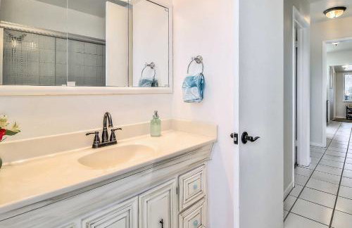 Stunning Monterey Home with Views Right on the Bay! - Foto 13