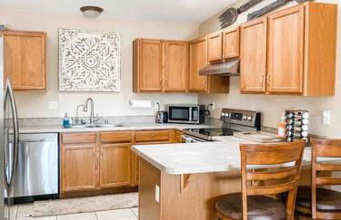 Beach Happy-Lake Close-Private Waterpark Oasis -sleeps 14 - Foto 6