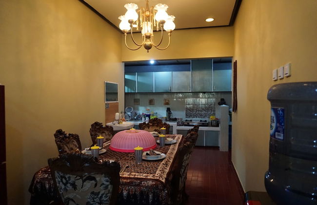 Kanti Kinasih Homestay by The Grand Java - Photo 6