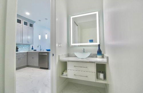 Manatee Isle - Photo 16