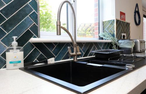 Contractor 4 Bed 2 BA 5 mins to Airport & Barry With Parking - Foto 28