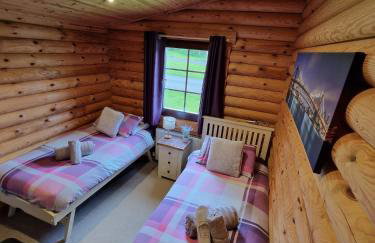 Laura's Lodge Hot Tub Log Cabin, Felmoor Park, Morpeth, Northumberland - Photo 7