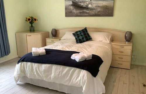 Benllech Sea View bungalow, Dog Friendly sleeps 6 - Foto 13