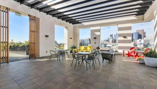 Chic and Cozy Home, Walk to Little Tokyo with Parking - Foto 2
