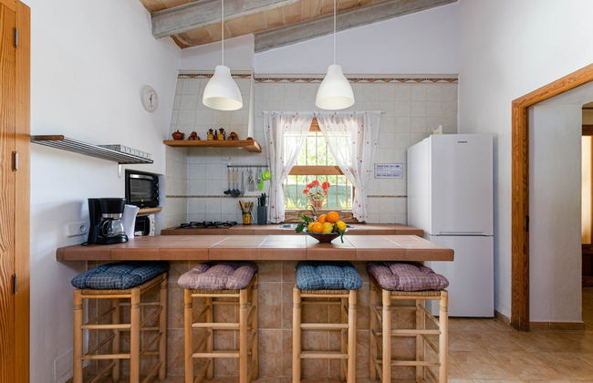 Peaceful Villa in Serene Retreat - Photo 10