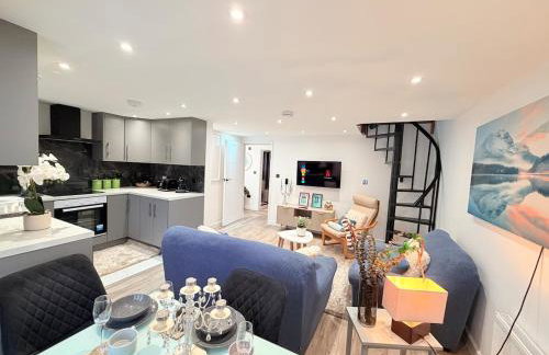 Bright Modern Apartment - Photo 10