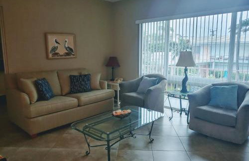 Sunrise Ocean Suites - Photo 21