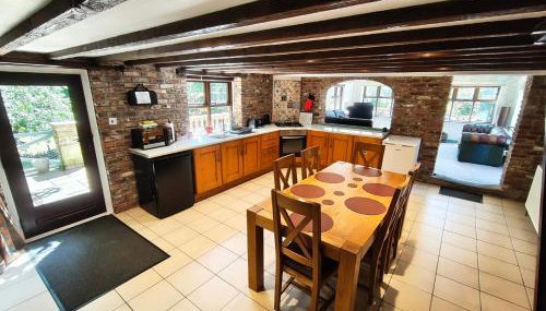 Stunning 2 Bedroom Guest House with Hot Tub - Foto 3