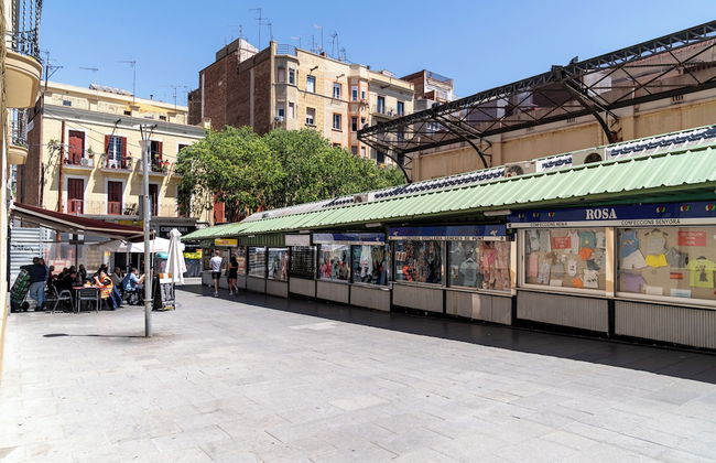 Limehome Barcelona Plaça Pirineus - Photo 50