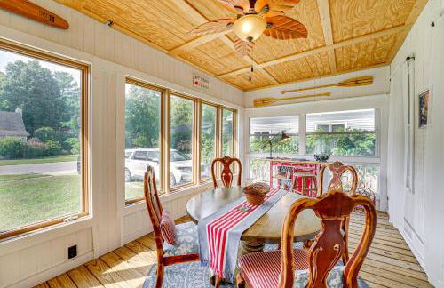 Spacious Vintage Gem with Sunroom in Manistee! - Foto 6