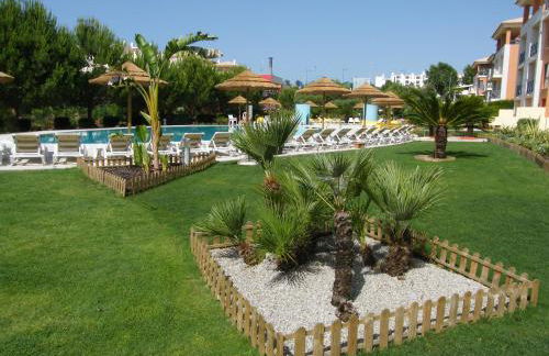 Luxurious first floor apartment with balconies overlooking pool and gardens. - Foto 25