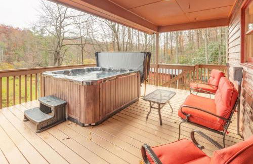Majestic - Modern Cabin, Hot Tub, & Game Room! - Foto 26