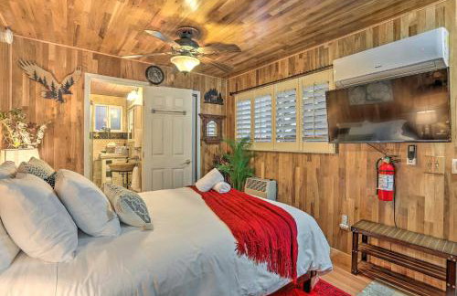 1 Mi to Lake Gregory Boho Crestline Cabin - Foto 13