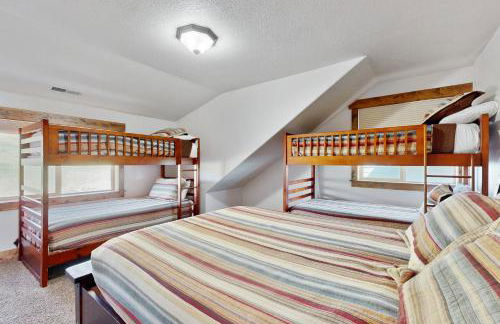 8 Bed 5 Bath Vacation home in Fish Haven - Photo 17