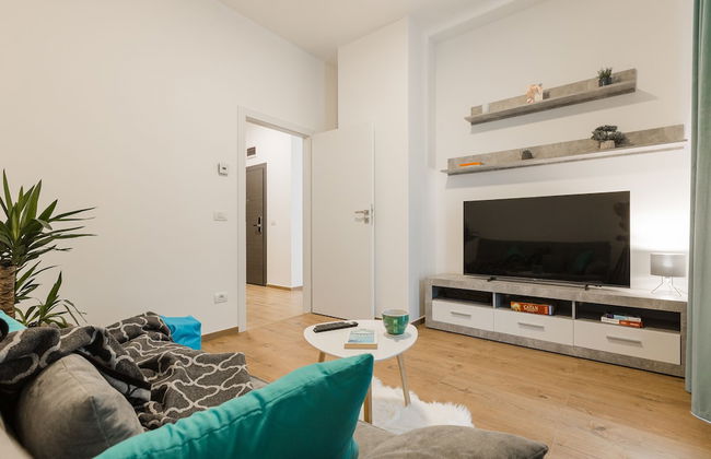 Essenza Charming Two BedRoom Apartment - Photo 8