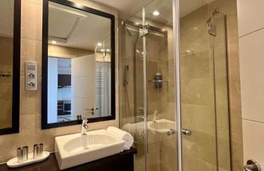 BEACHFRONT Penthouse Luxury - Photo 22