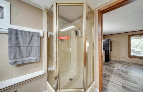 Waterfront Retreat on Raymond Gary State Lake - Foto 23