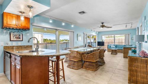 Sunset Harbor Waterfront Villa with Dock Cabana Club - Foto 3