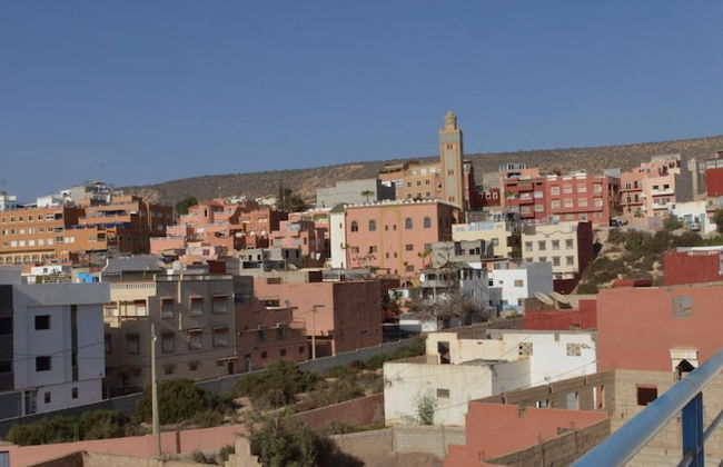 1bed Apt Sleeps 4 - Free Parking, Wifi, Near Beach - Photo 17