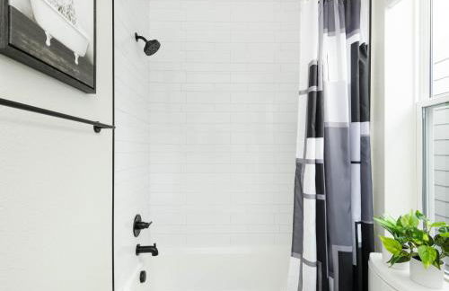 Stunning 3BD 3.5 BA - 10 Min to Downtown! Garage! - Foto 25