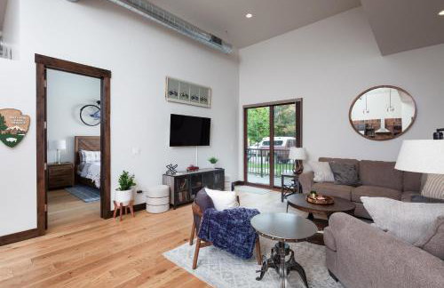 BEST Location, Large & Modern, Glacier Avails! - Foto 13