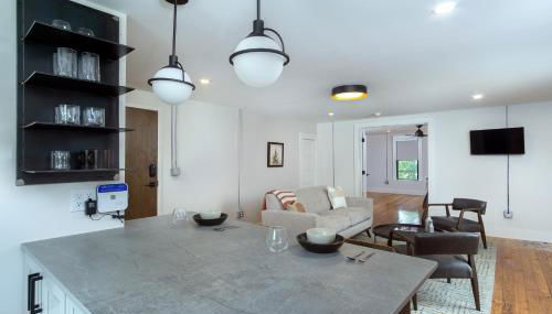 Cherry Street Loft (A) Pet-Friendly & In the Heart of Downtown Black Mtn! - Foto 4