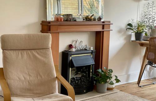 Lea Valley Nature Reserve Bright Home with Private Garden - 40 min to London by Train - Foto 5