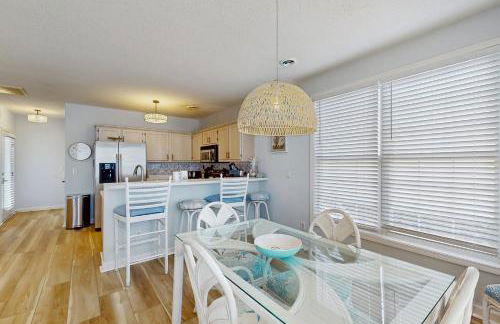 The Coral Stilt - Photo 11