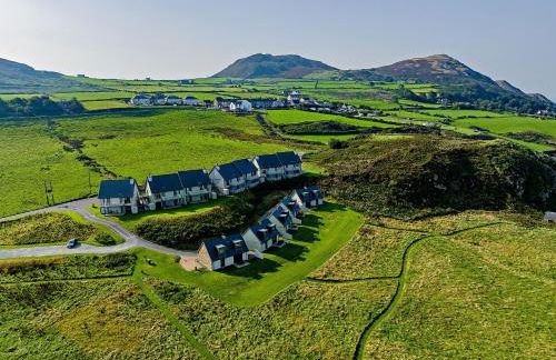 Residence 11 by Together Travel - Luxury 2-Bed Ground Floor Apartment - Photo 16