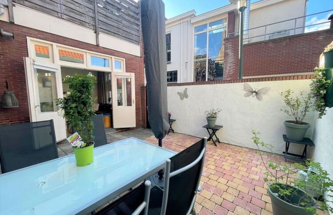 Apartment in the Fortified With Private Garden - Photo 30