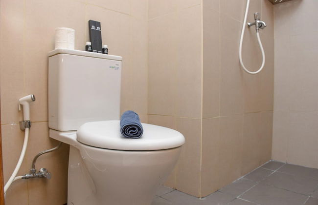 Comfort Studio at LRT City Jatibening Apartment - Photo 14