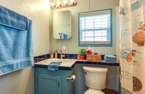 Resort Dock and Boat Ramp Home with Wolf Bay Access - Foto 15