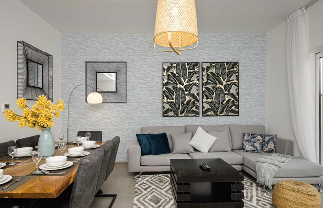 Elegant 3 BR Dubai South - Photo 27