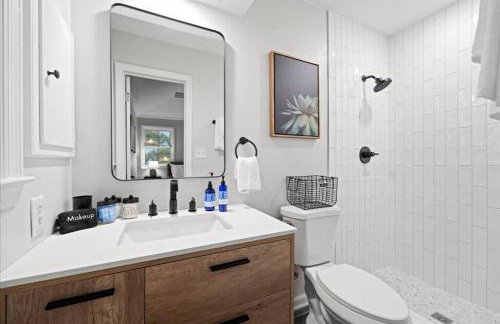 Light Bright OP Remodeled Home 4BD 2BTH - Foto 25