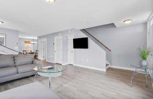 Gorgeous Waterfront 3 Bedroom, 1.5 Bathroom Unit. - Foto 9