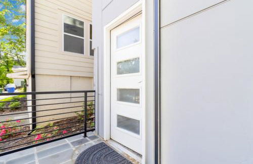 Brand-New 3Story Home with Rooftop in Midtown - Foto 43