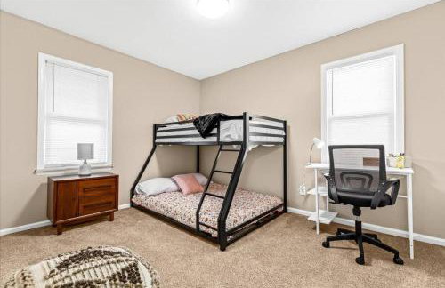 Newly Renovated 4 Bedroom 2 Bath Downtown Dearborn - Foto 17