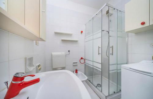 GuestHost - Zia Dina APT - with Balcony - Foto 4