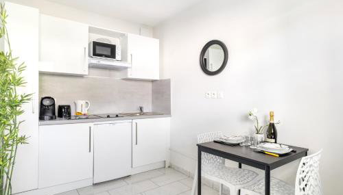BnGo I Le Cosy des Canuts I Parking, 2p, proche hôpital - Foto 3, stove