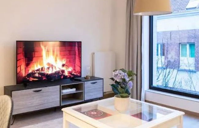 Spacious 3BR 2/5 BA Near Diamond District by Oneluxstay - Foto 1