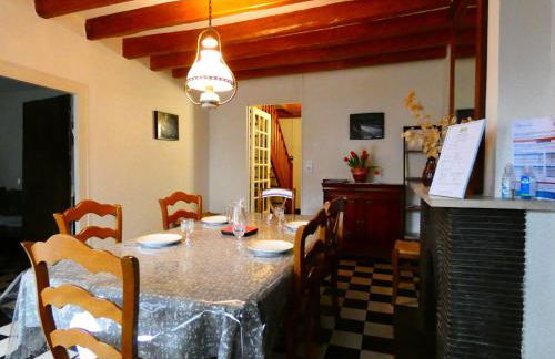 Escapade Paisible: Gîte pour 8 à Saint-Hilaire-sur-Yerre, Jardin Clos, Proche Chateaudun et Chartres - FR-1-581-131 - Foto 8