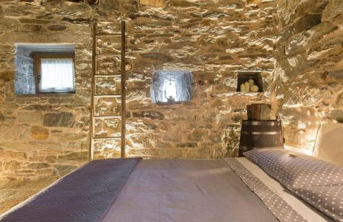 Medieval Stone Retreat with Lake Views - Foto 17