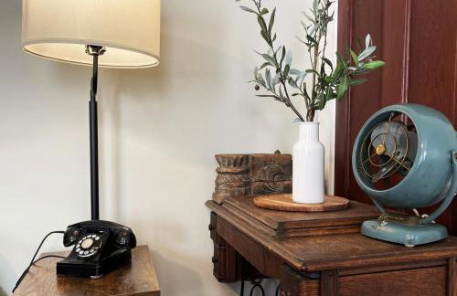 Large, Comfortable & Conveniently located Home - Foto 26