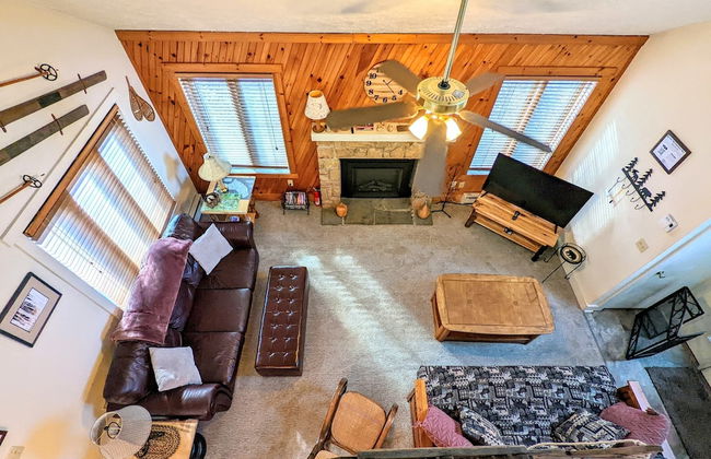 Alpine Allure by Avantstay Indoor Hot Tub, Game Loft, Enclosed Deck - Foto 13