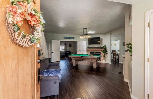 Spacious Family Home with Pool, Hot Tub, Fast Wifi - Foto 51